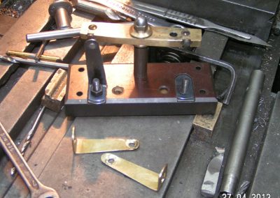 Dual breaker points for the ignition.
