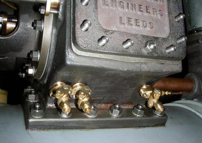 Valves assembled on the cylinder.