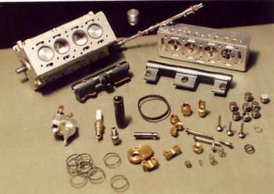 Model internal combustion engine with parts.