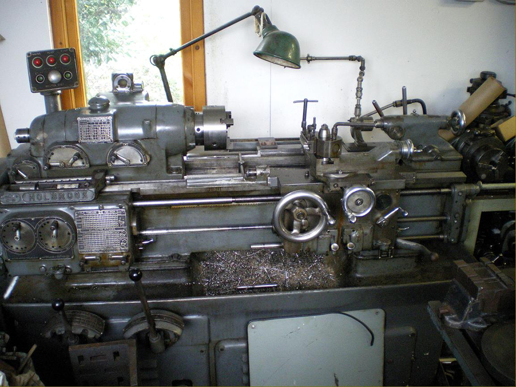 Full-Size Holbrook Lathe Shown here is an older full-size Holbrook Model C lathe.