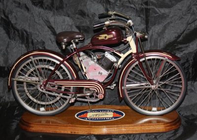 Ron Colonna's 1/4 scale Whizzer motorbike.
