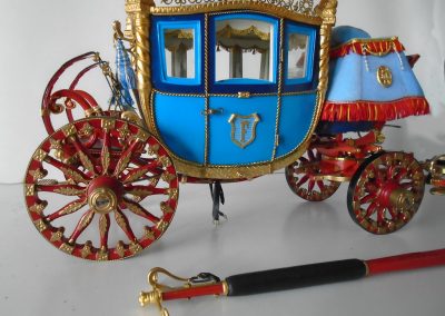 Side view of the tenth coach in José's coach.