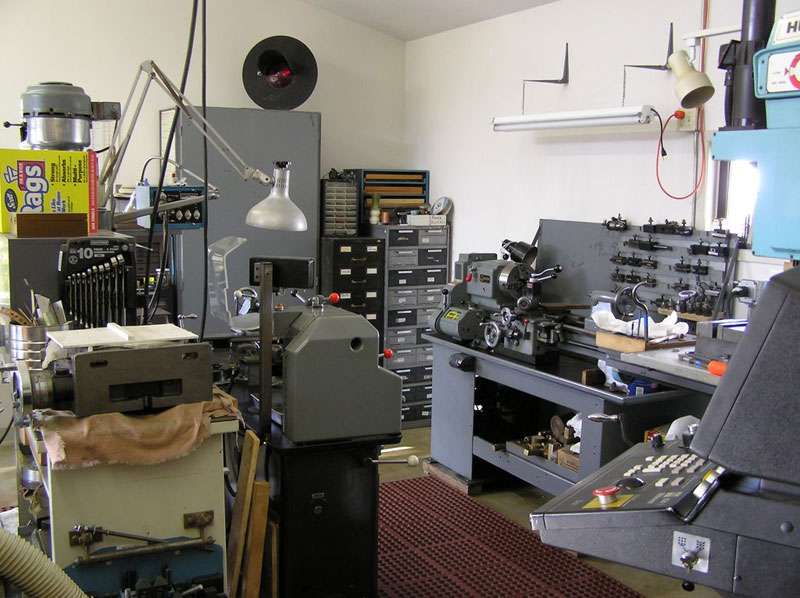 Richard's Workshop The shop is well-equipped, and well lit.