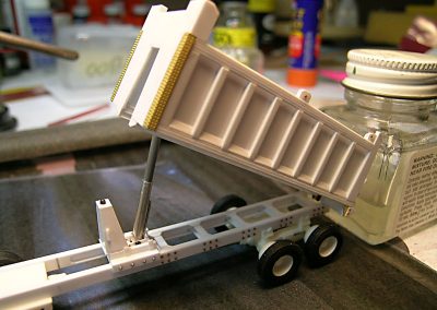 Another look at the dump mechanism and box.