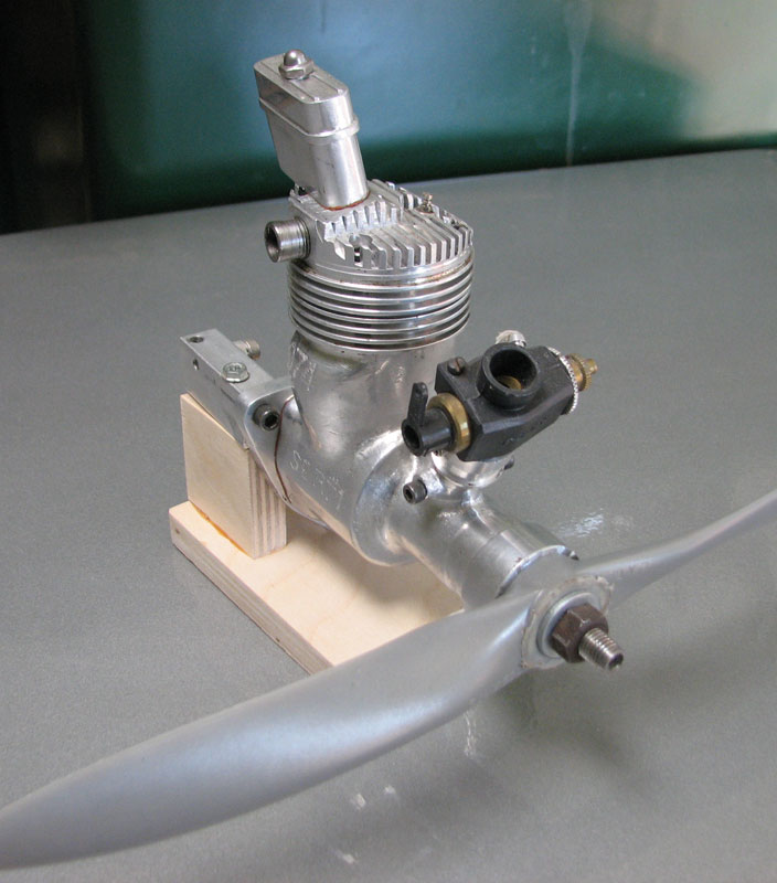 Titan .60 Engine A look at Ron's first model engine.