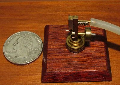 A single-acting steam engine built by Scotty.
