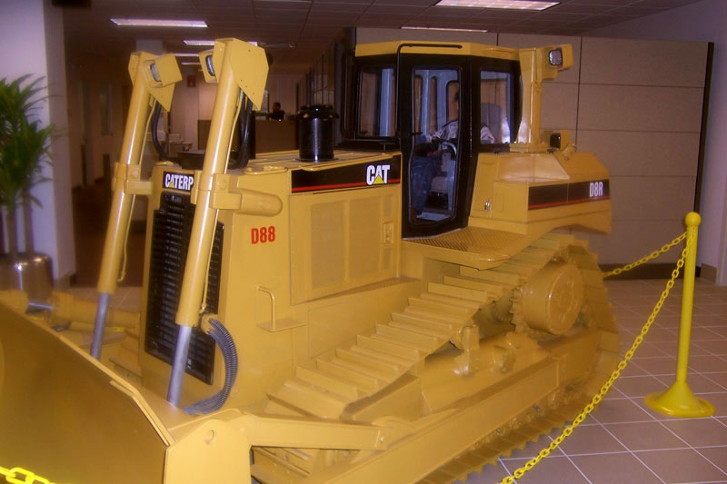 Fred’s 1/2 Scale Cat D8R Crawler Fred's 1/2 scale Cat D8R crawler.