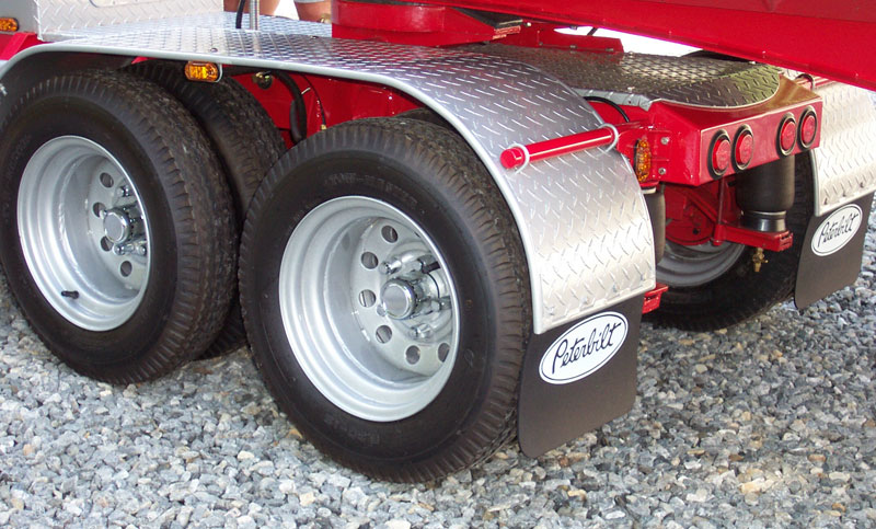 1/2 Scale Peterbilt Tractor A close look at the Peterbilt rear axel.