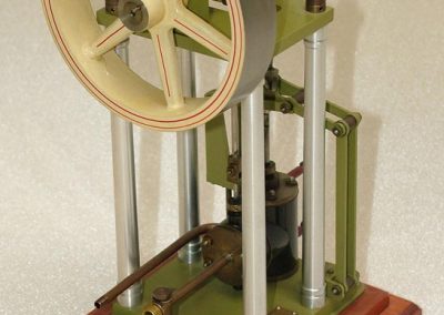 A vertical steam engine built by Rudy.
