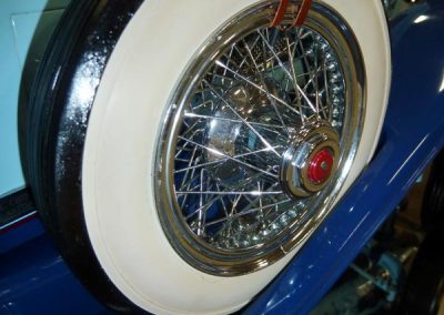 Some exterior details on the Duesenberg.