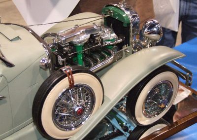 More progress on the scale Duesenberg.