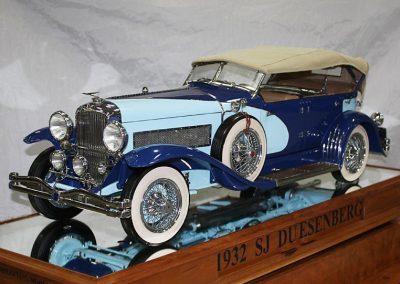Louis Chenot's incredible 1/6 scale 1932 Duesenberg.