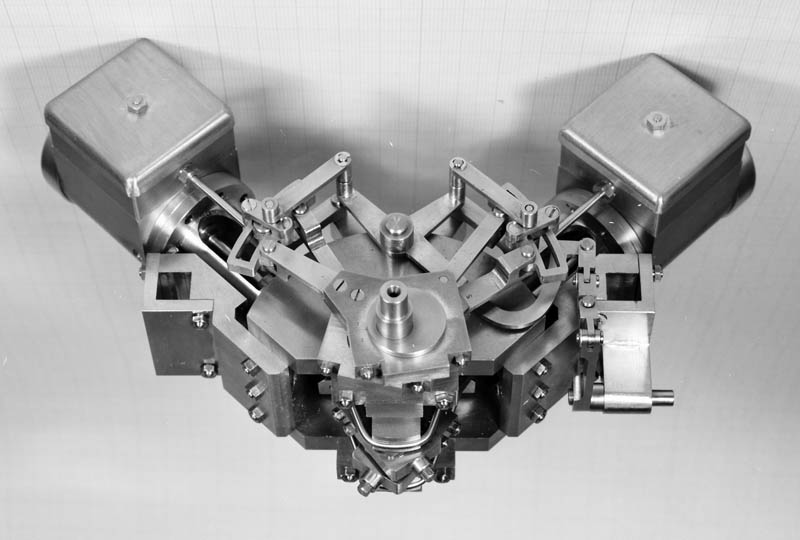 Heisler V-Type Engine The V-type engine for Kozo's scale Heisler locomotive.