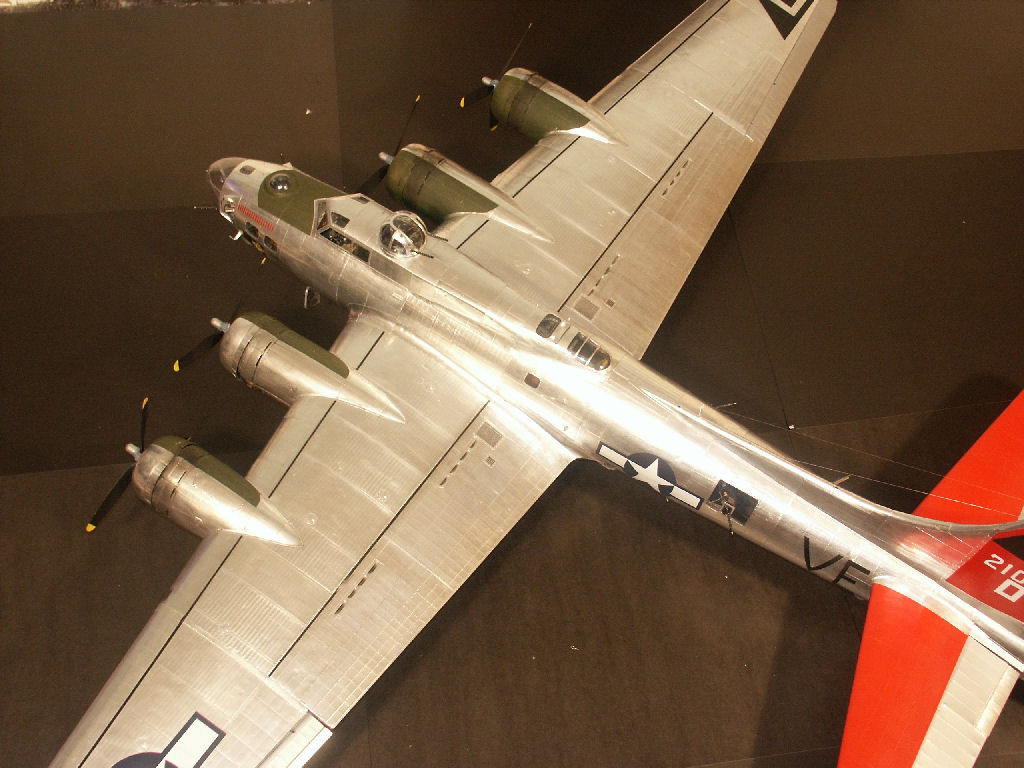 B-17 Flying Fortress Guillermo's 1/15 scale model Boeing B-17 Flying Fortress.