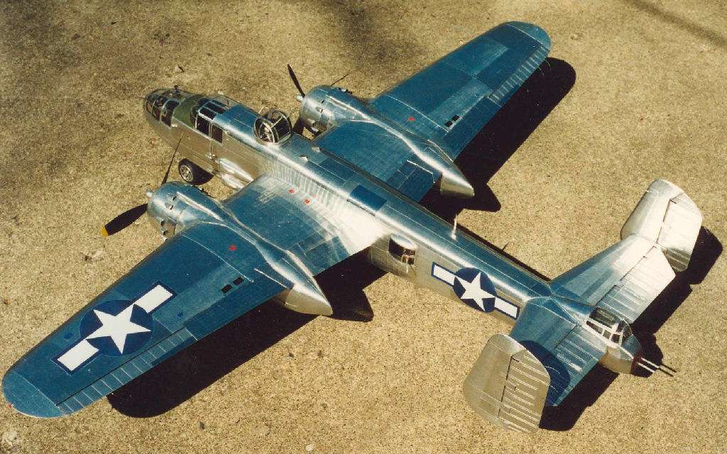B-25 Mitchell Guillermo's 1/15 scale North American B-25 Mitchell.