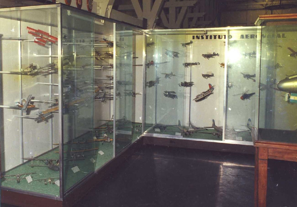 Guillermo’s Models on Display Some of Guillermo's models on display at the Naval Air Institute in Argentina.
