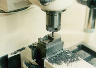 The miniature Jordan at work milling a part.