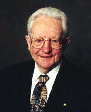 Wilhelm “Bill” Huxhold Wilhelm Huxhold, Craftsman of the Year for 1999.