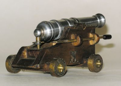 Another look at the steel naval cannon.