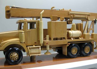 A water well drilling rig model.