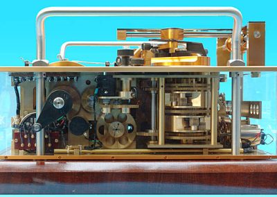 A side view of the Harmonium.