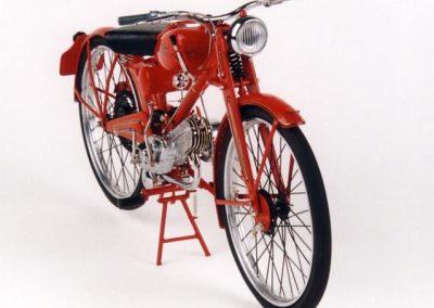 Pere's 1/6 scale Guzzi 65 model.
