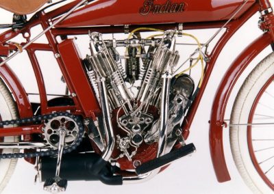 Pere's 1/6 scale Indian 700 model.
