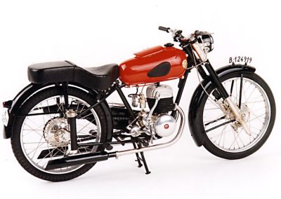 Pere's 1/6 scale Montesa Brio.