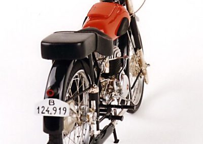 Pere's 1/6 scale Montesa Brio.