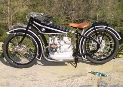 Pere completed this superb scale motorcycle in 2009.