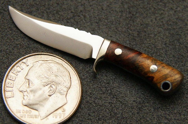 SONY DSC A side view of the same miniature fixed knife shown in the prior photo.