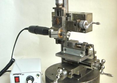 Xu Yan's custom milling machine.