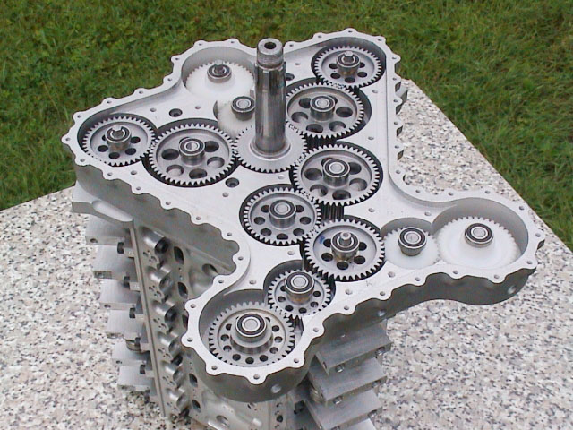 Deltic Gear Assembly A better look at the phasing gear assembly as of August 1, 2003.