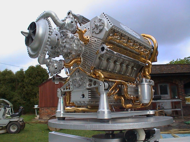 Napier Deltic Engine The right side of the assembled Deltic engine.
