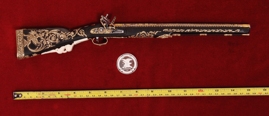 Miniature Carbine A side view of the miniature carbine.