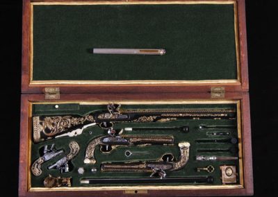 A 1/3 scale garniture set made by Antonio.
