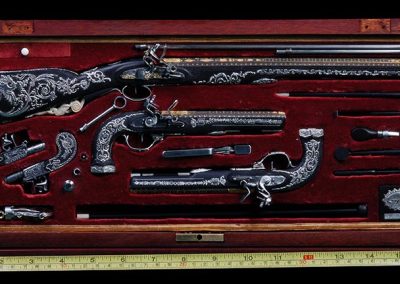 A copy in miniature of a Grand nécessaire d'armes. 