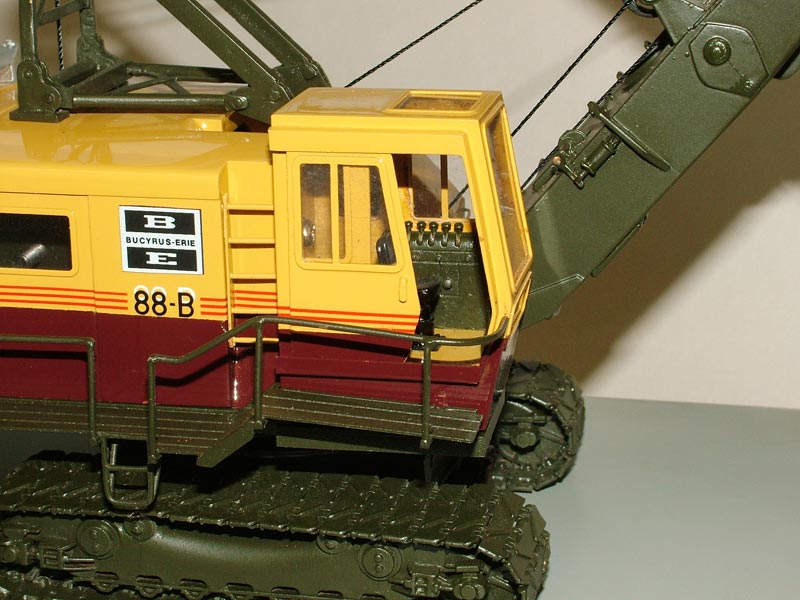 A 1/48 scale model Bucyrus-Erie 88B Series 4 shovel (1983).