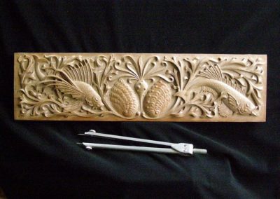 A miniature wood carving made by Vladimir Rusinov.
