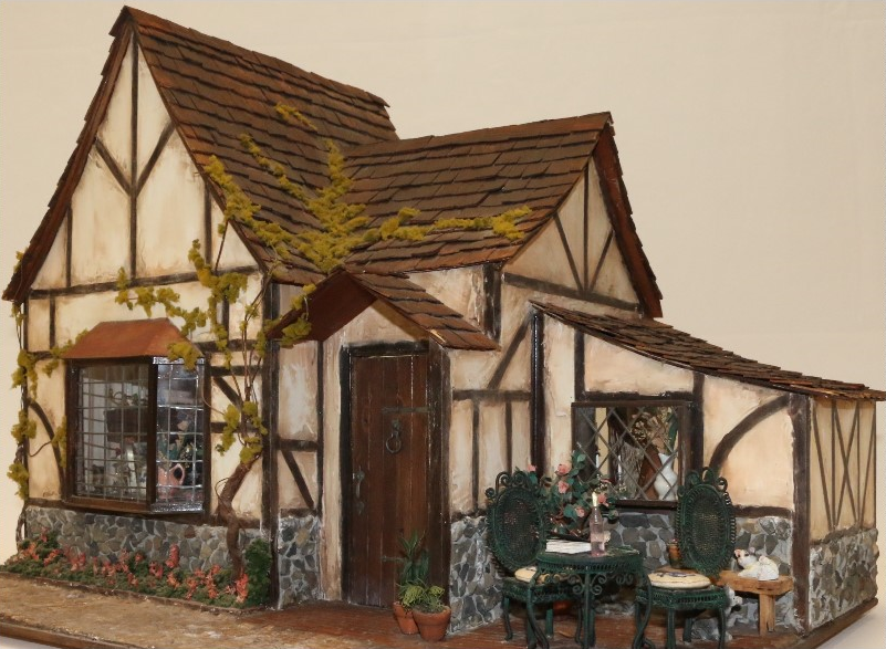 Manor House Dollhouse